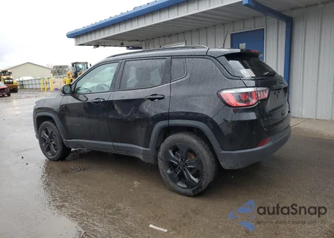 2018 Jeep Compass Latitude z USA, uszkodzony, nr VIN 3C4NJDBB4JT299201